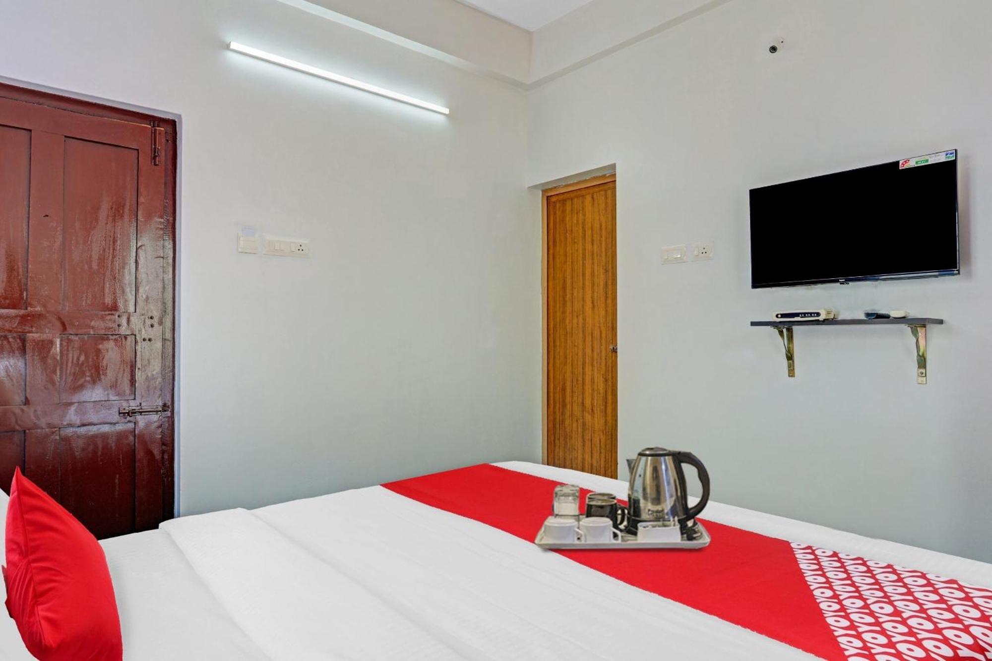 Super Hotel O Bevis Kazhakuttam Exteriör bild